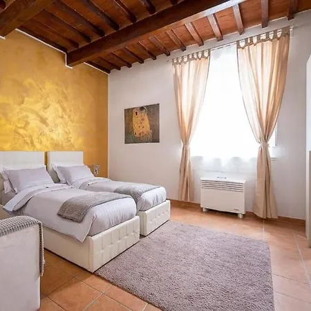 Santa Rosa - Oltrarno *