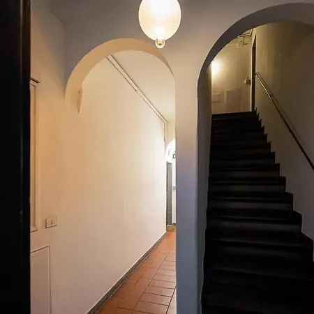 Santa Rosa - Oltrarno Apartment *